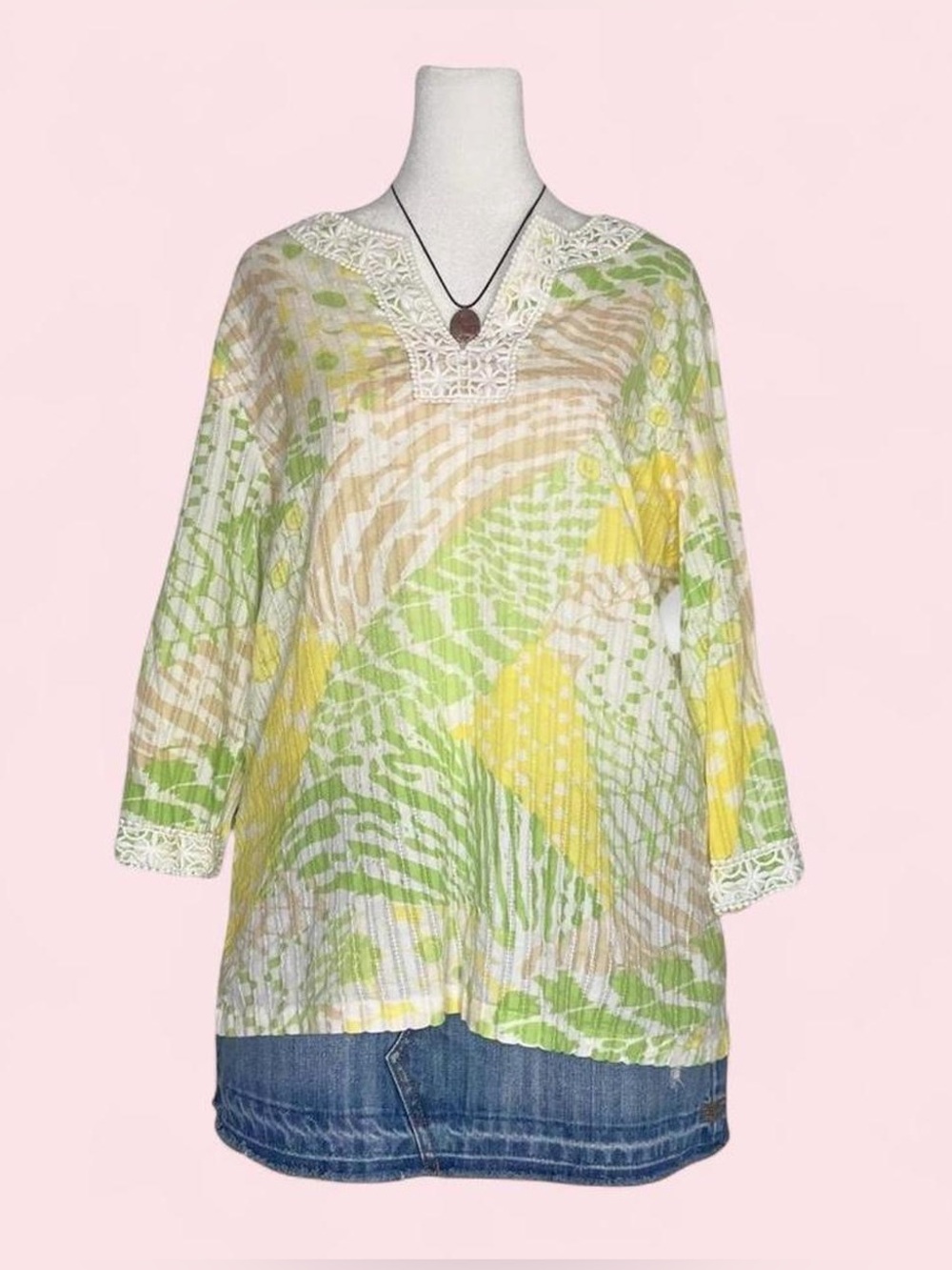 Alfred Dunner Colorful White Yellow Green Floral Patterned Tunic Top 14